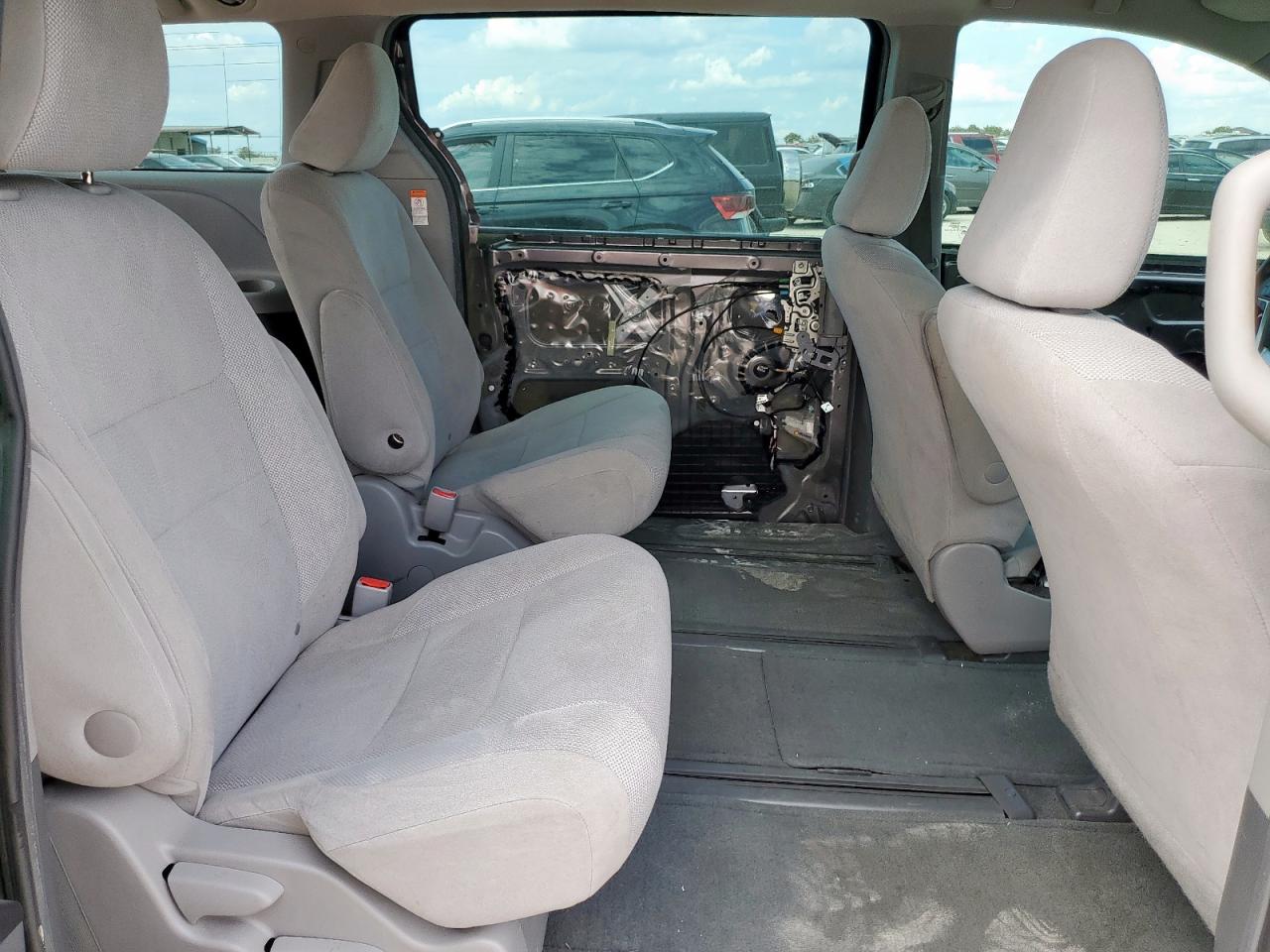 2017 Toyota Sienna VIN: 5TDZZ3DCXHS856918 Lot: 82351055