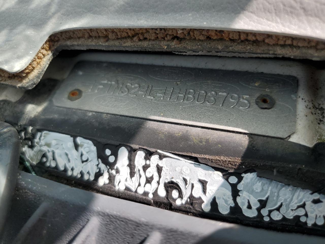 2001 Ford Econoline E250 Van VIN: 1FTNS24L41HB03795 Lot: 81961315