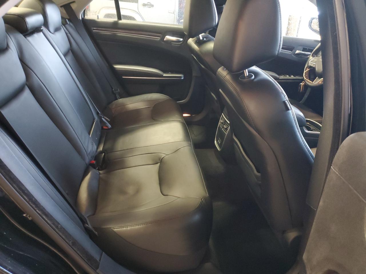 2015 Chrysler 300 Limited VIN: 2C3CCARG0FH803619 Lot: 86210765