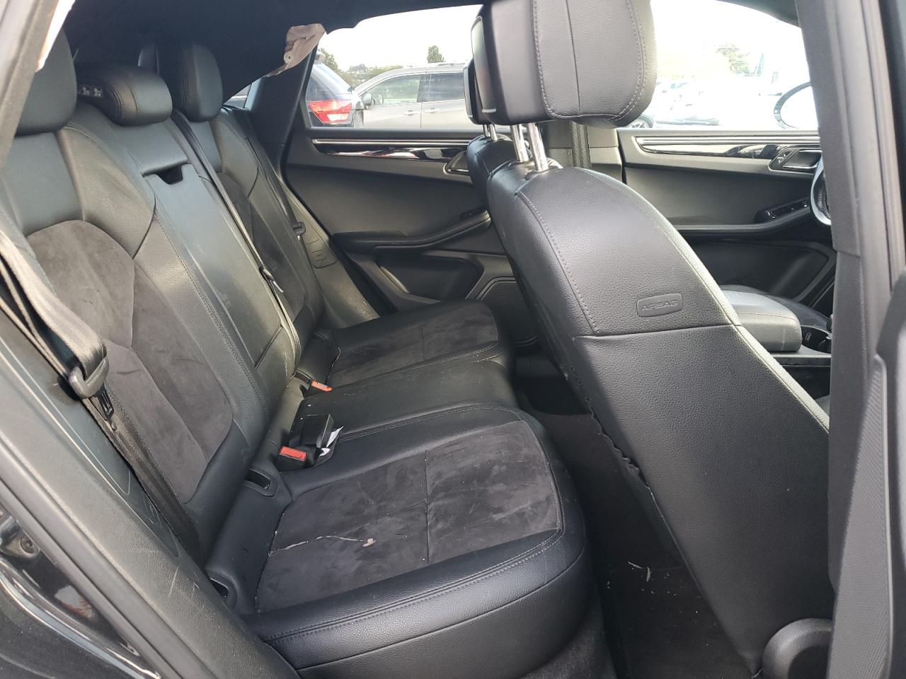 2017 Porsche Macan VIN: WP1AA2A59HLB07757 Lot: 82656875