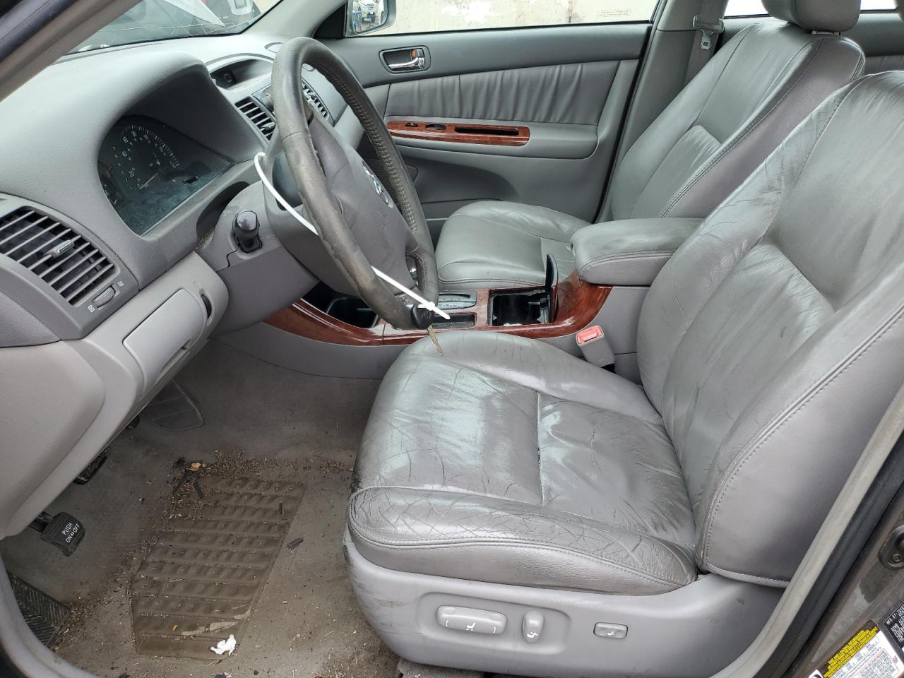 2004 Toyota Camry Le VIN: 4T1BE30K14U915110 Lot: 82269235