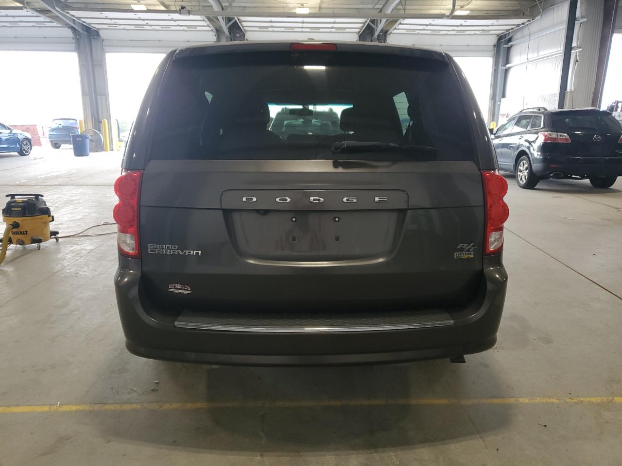 2016 Dodge Grand Caravan R/T VIN: 2C4RDGEG7GR168342 Lot: 81900535