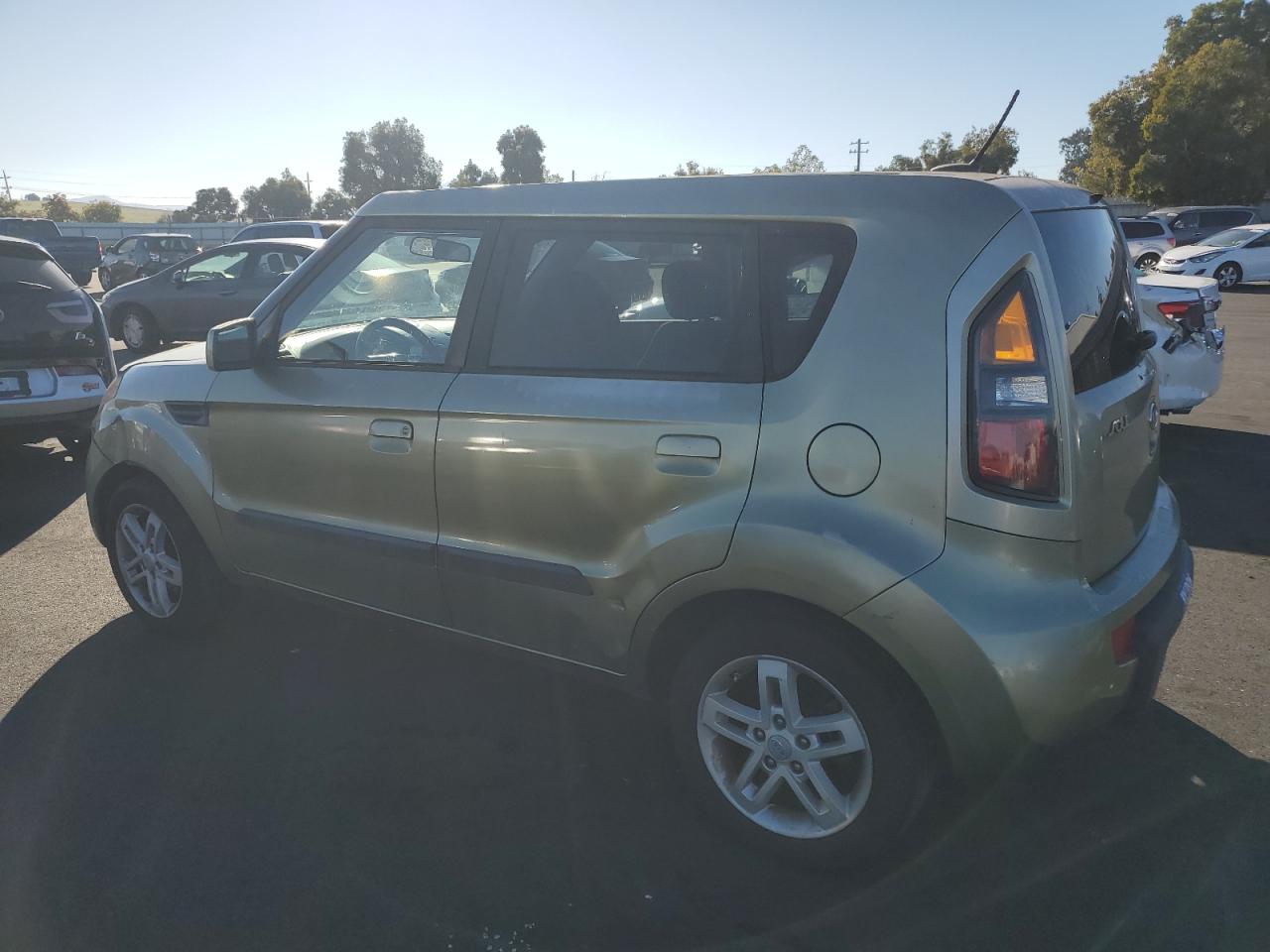 2010 Kia Soul + VIN: KNDJT2A24A7158485 Lot: 85392235