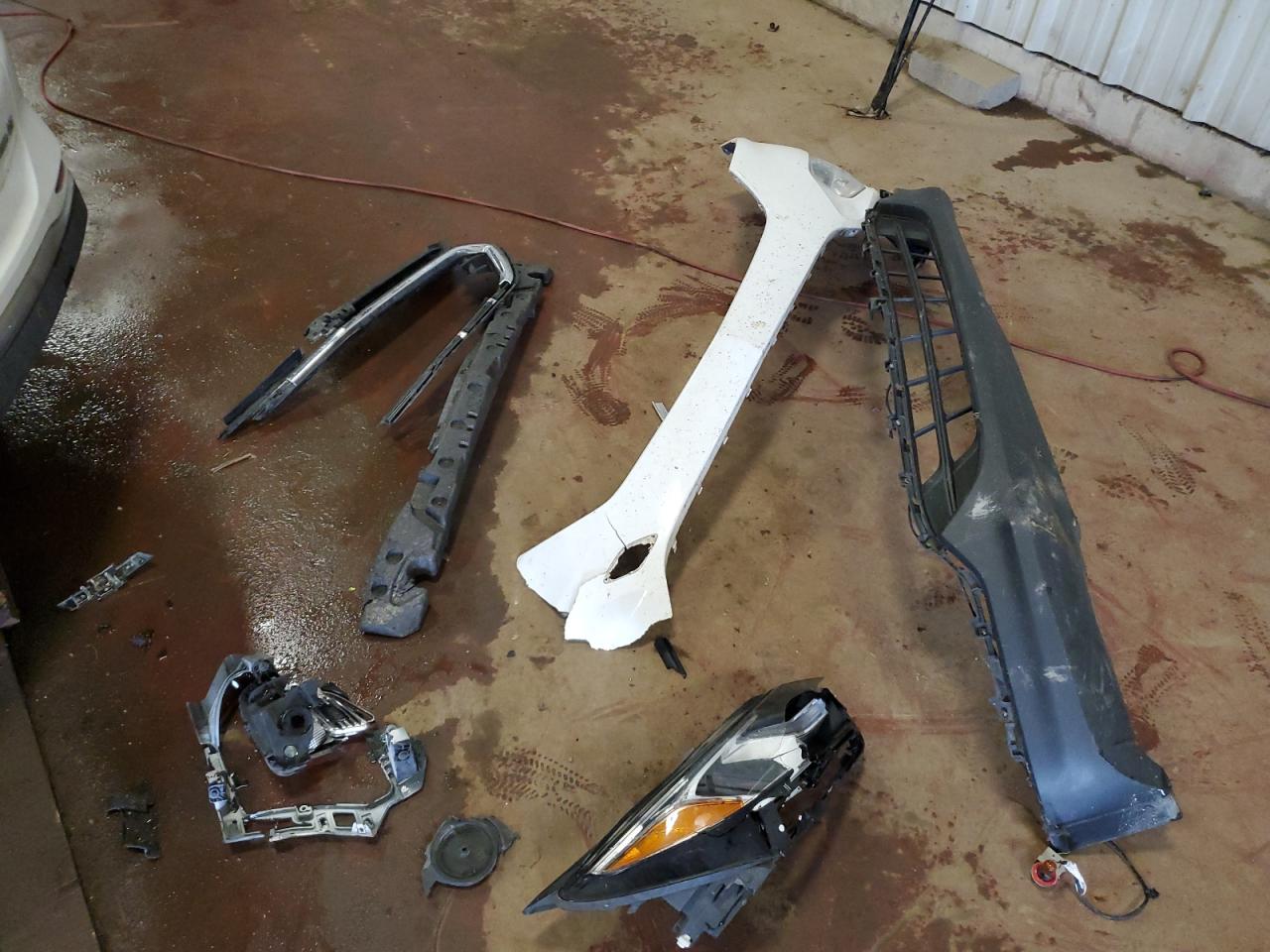 2018 Chevrolet Equinox Lt VIN: 2GNAXSEV6J6103746 Lot: 84611525