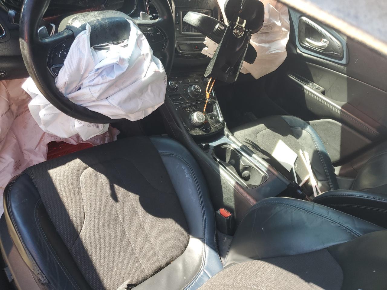 2015 Chrysler 200 S VIN: 1C3CCCBB8FN650943 Lot: 85740665