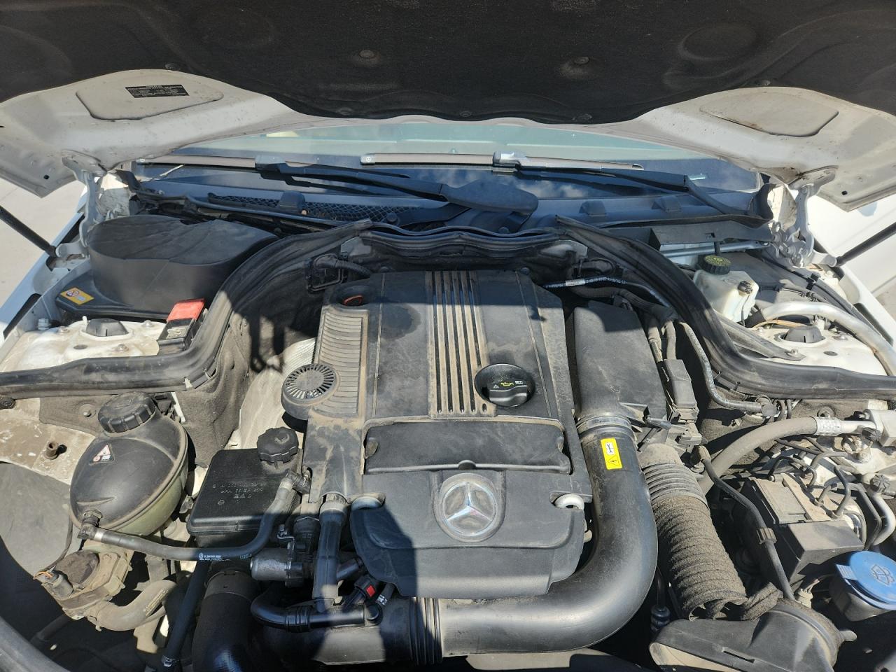 2014 Mercedes-Benz C 250 VIN: WDDGF4HB4ER302877 Lot: 82401525