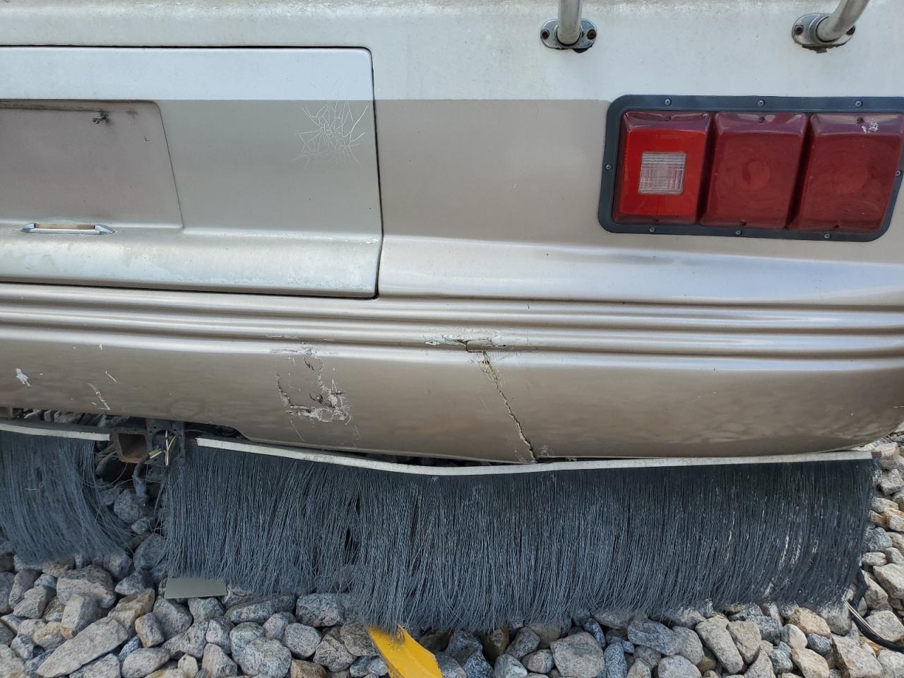 1999 Ford Super Duty F-550 Mot VIN: 3FCMF53S8XJA14456 Lot: 85106085