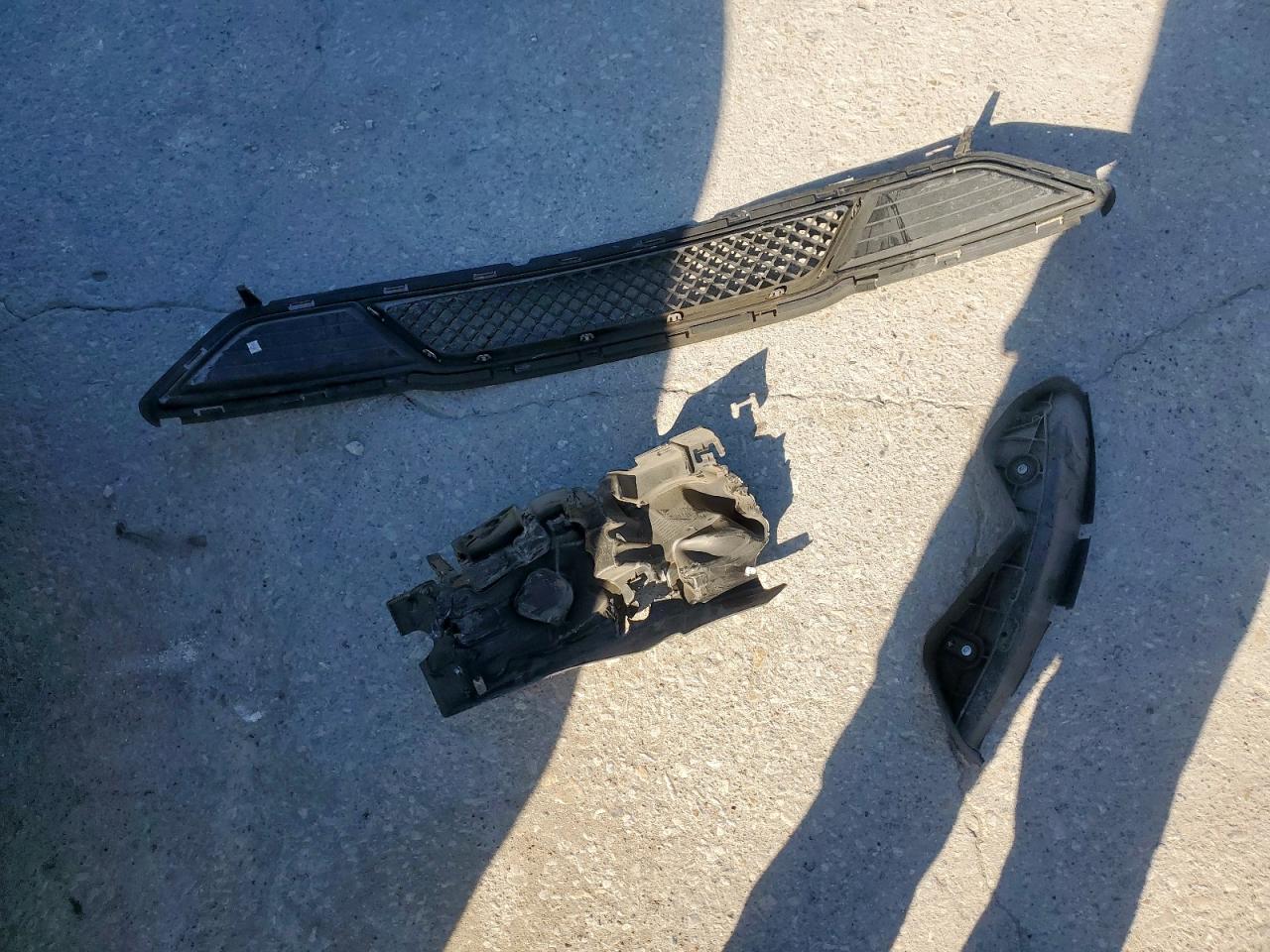 2018 Ford Taurus Limited VIN: 1FAHP2F83JG118047 Lot: 85324515