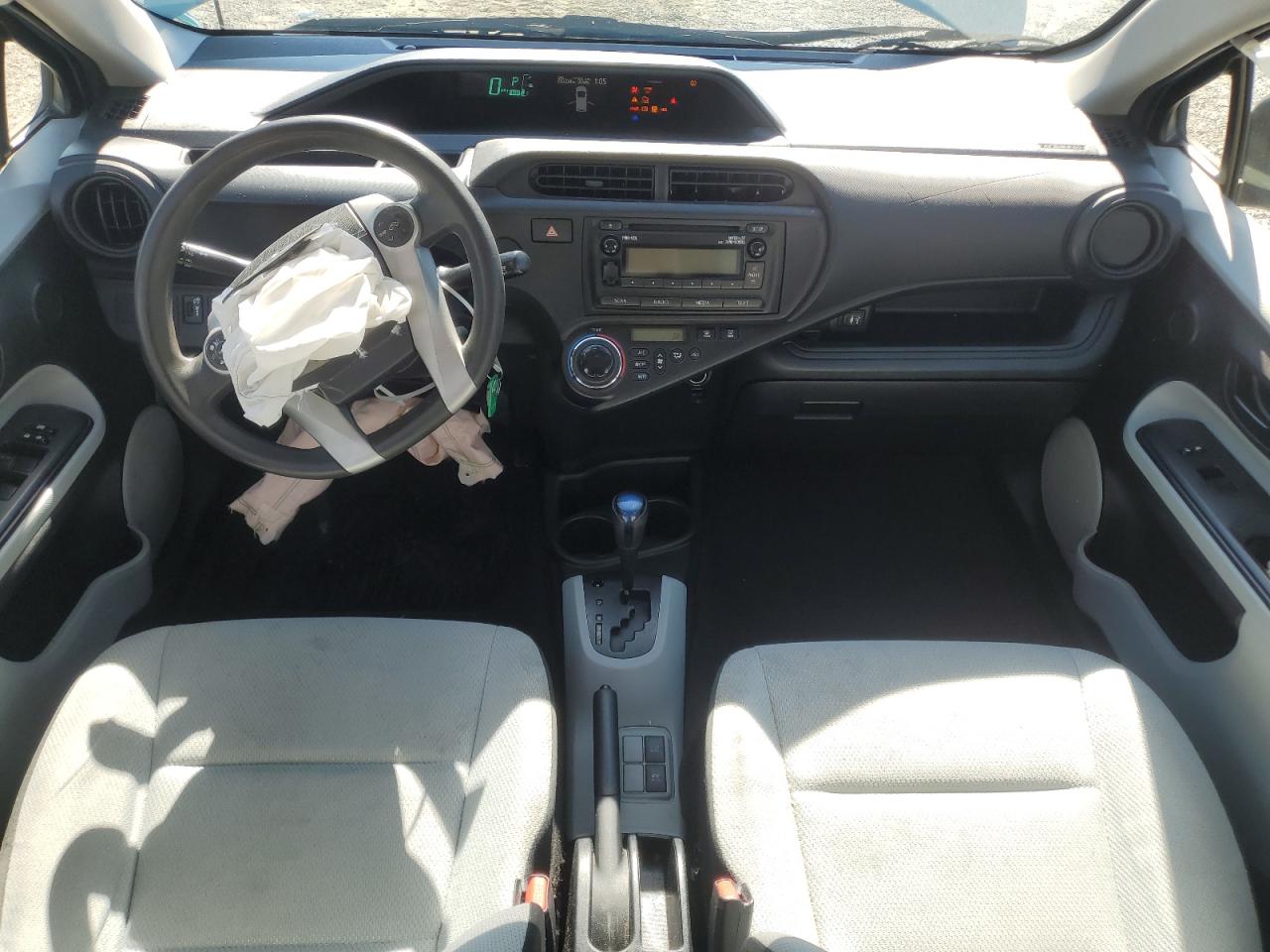 2013 Toyota Prius C VIN: JTDKDTB39D1036758 Lot: 84961135