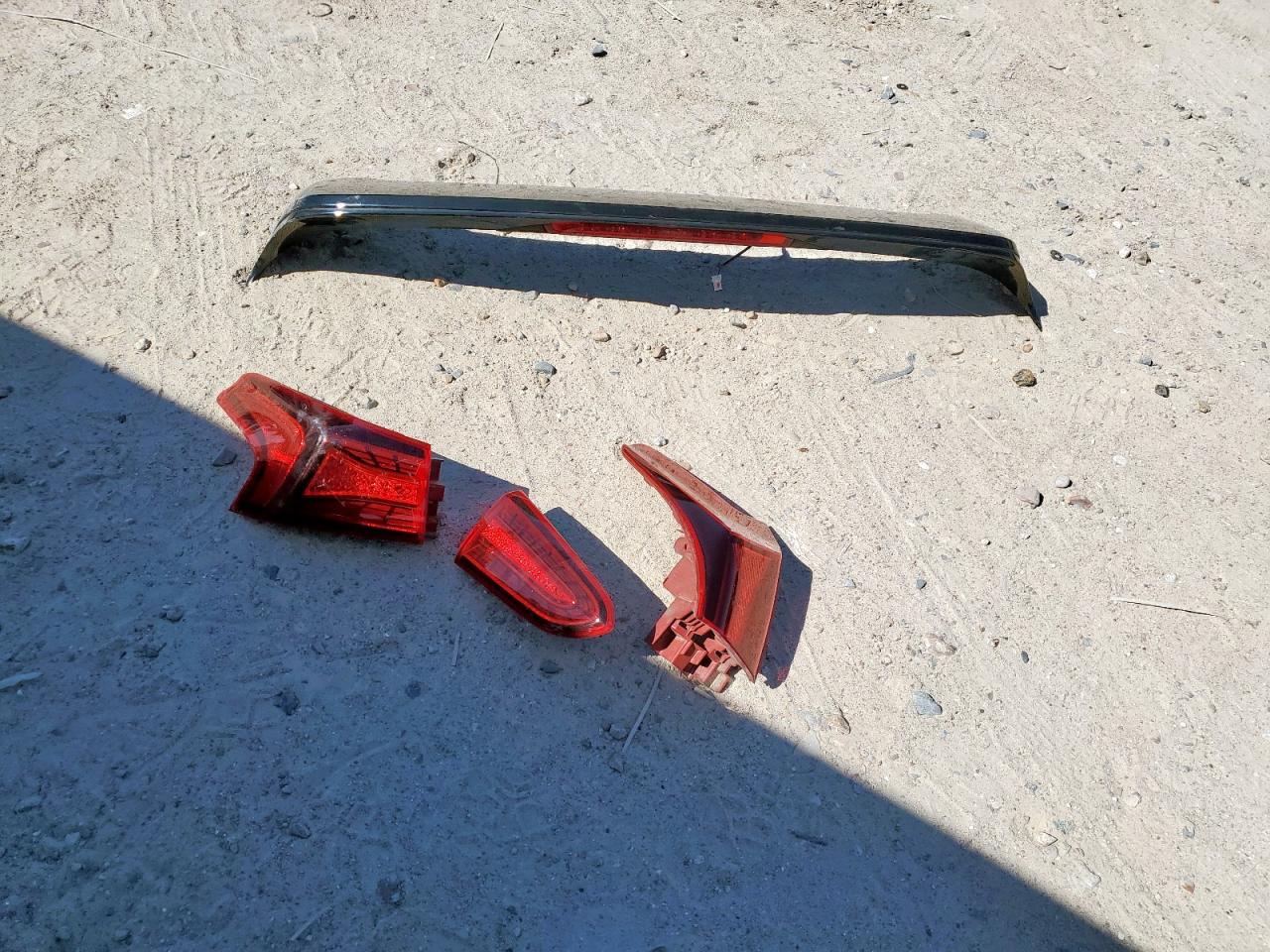 2020 Hyundai Santa Fe Limited VIN: 5NMS53AD1LH175732 Lot: 86081065