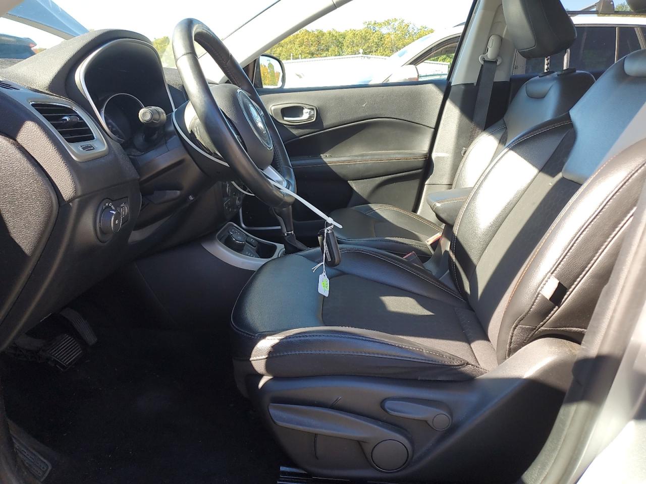 2019 Jeep Compass Latitude VIN: 3C4NJDBB4KT598950 Lot: 86504625