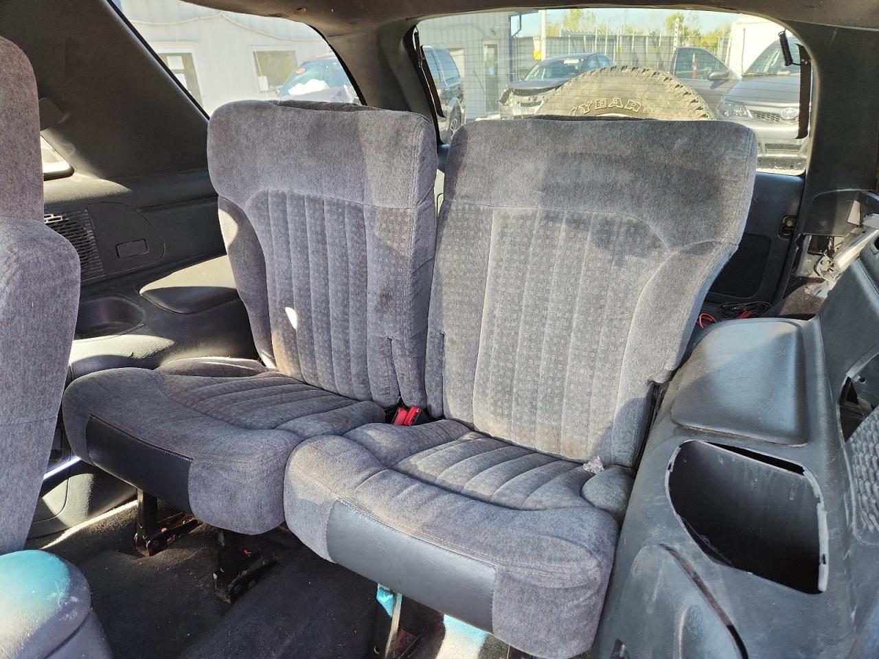 1999 Chevrolet Blazer VIN: 1GNCT18W4XK222940 Lot: 85301145