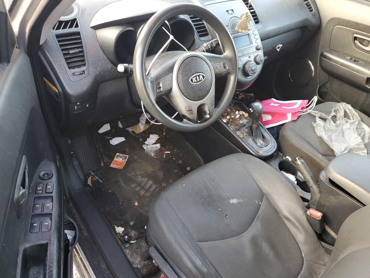 2011 Kia Soul + VIN: KNDJT2A29B7708541 Lot: 81906435