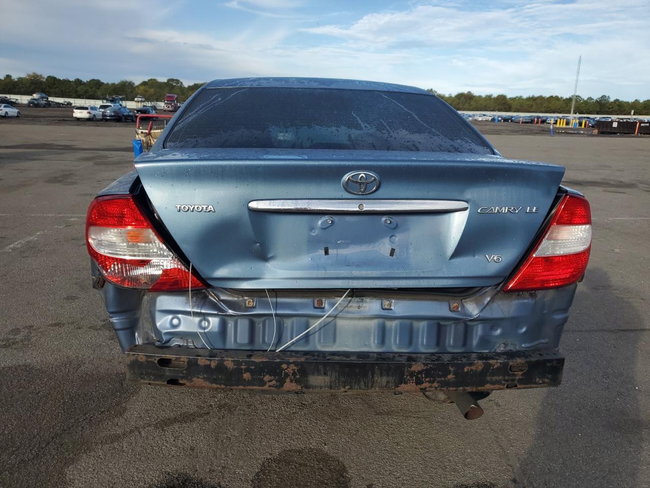 2004 Toyota Camry Le VIN: 4T1BF32K14U586371 Lot: 82438215