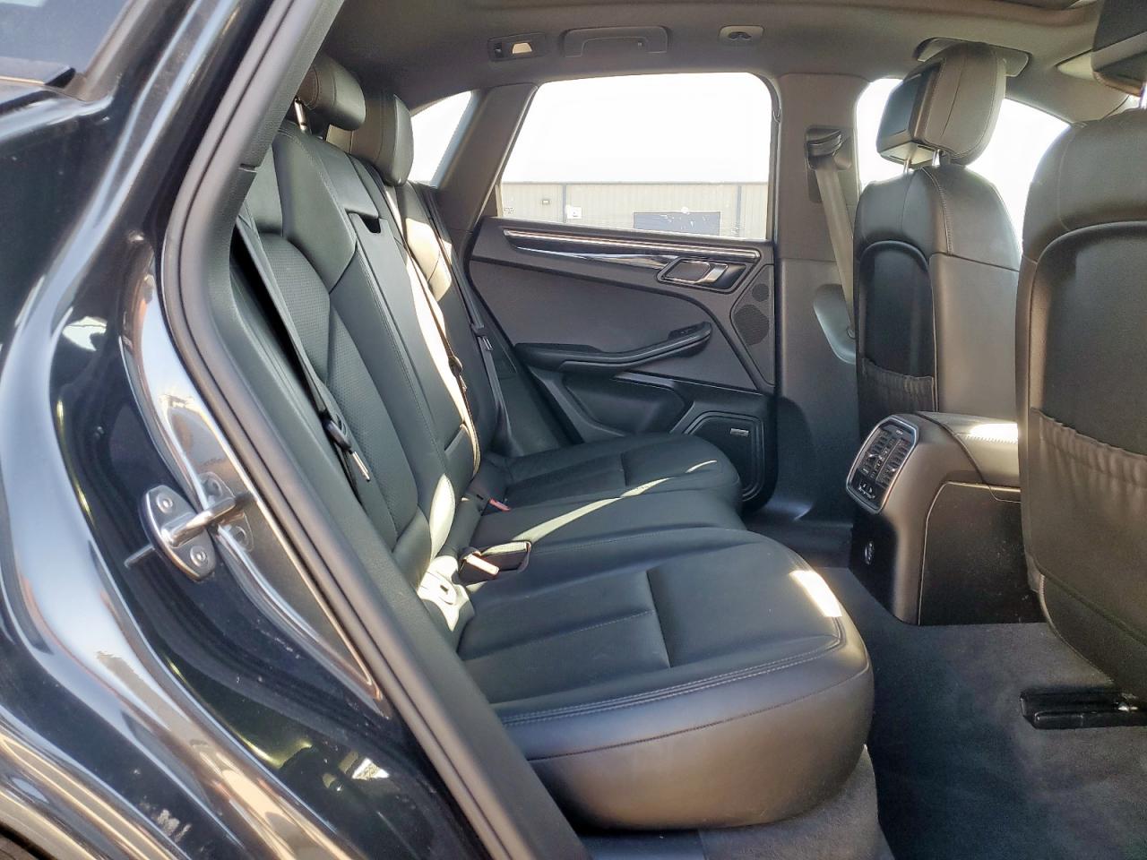 2017 Porsche Macan S VIN: WP1AB2A56HLB14923 Lot: 89848755