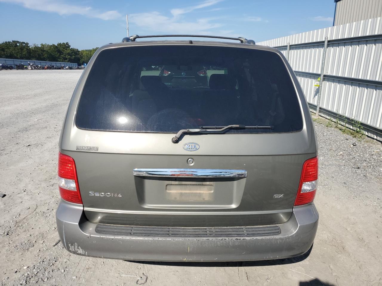2005 Kia Sedona Ex VIN: KNDUP132756747924 Lot: 81994795