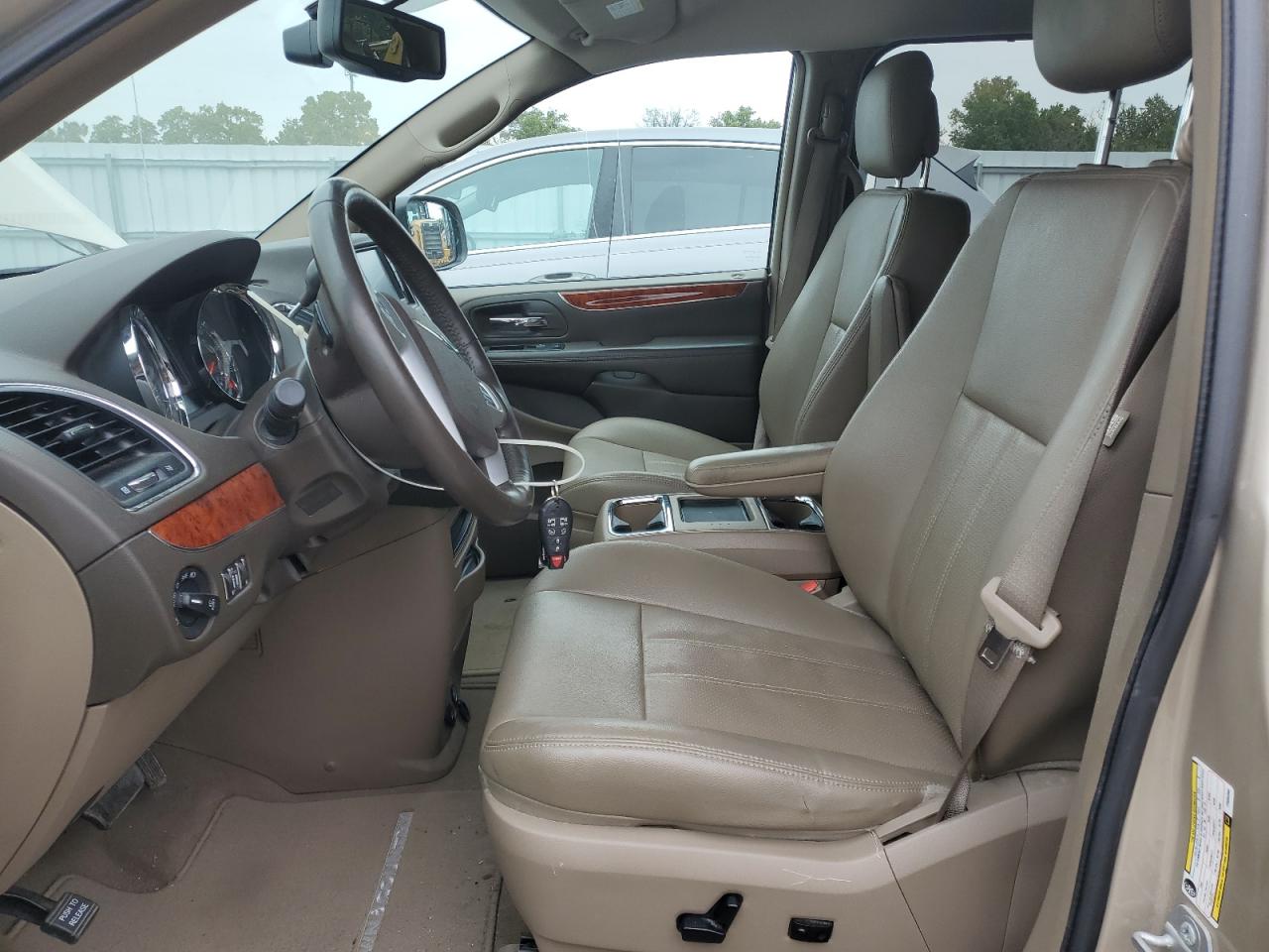 2015 Chrysler Town & Country Touring L VIN: 2C4RC1CG1FR584064 Lot: 86306525