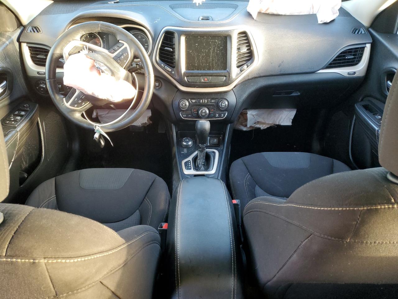 2017 Jeep Cherokee Latitude VIN: 1C4PJMCS1HW505859 Lot: 86080705