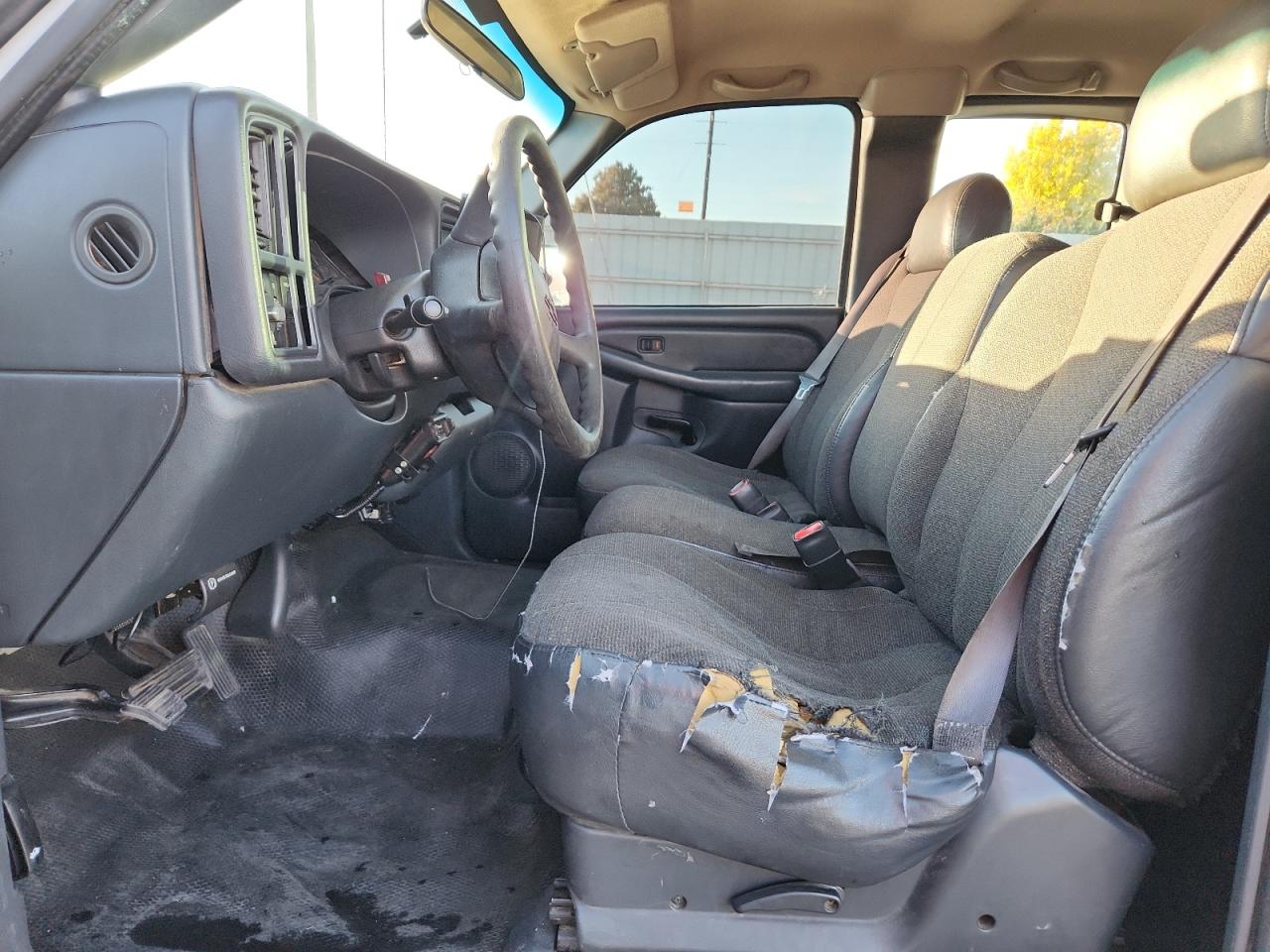 2000 Chevrolet Silverado C1500 VIN: 2GCEC19V5Y1358468 Lot: 87482605