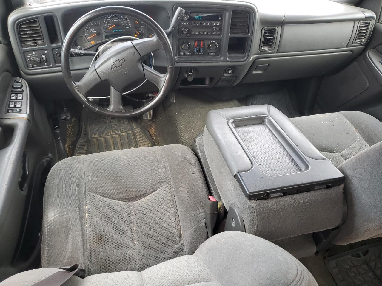 2004 Chevrolet Silverado C1500 VIN: 2GCEC13T041415726 Lot: 81905545