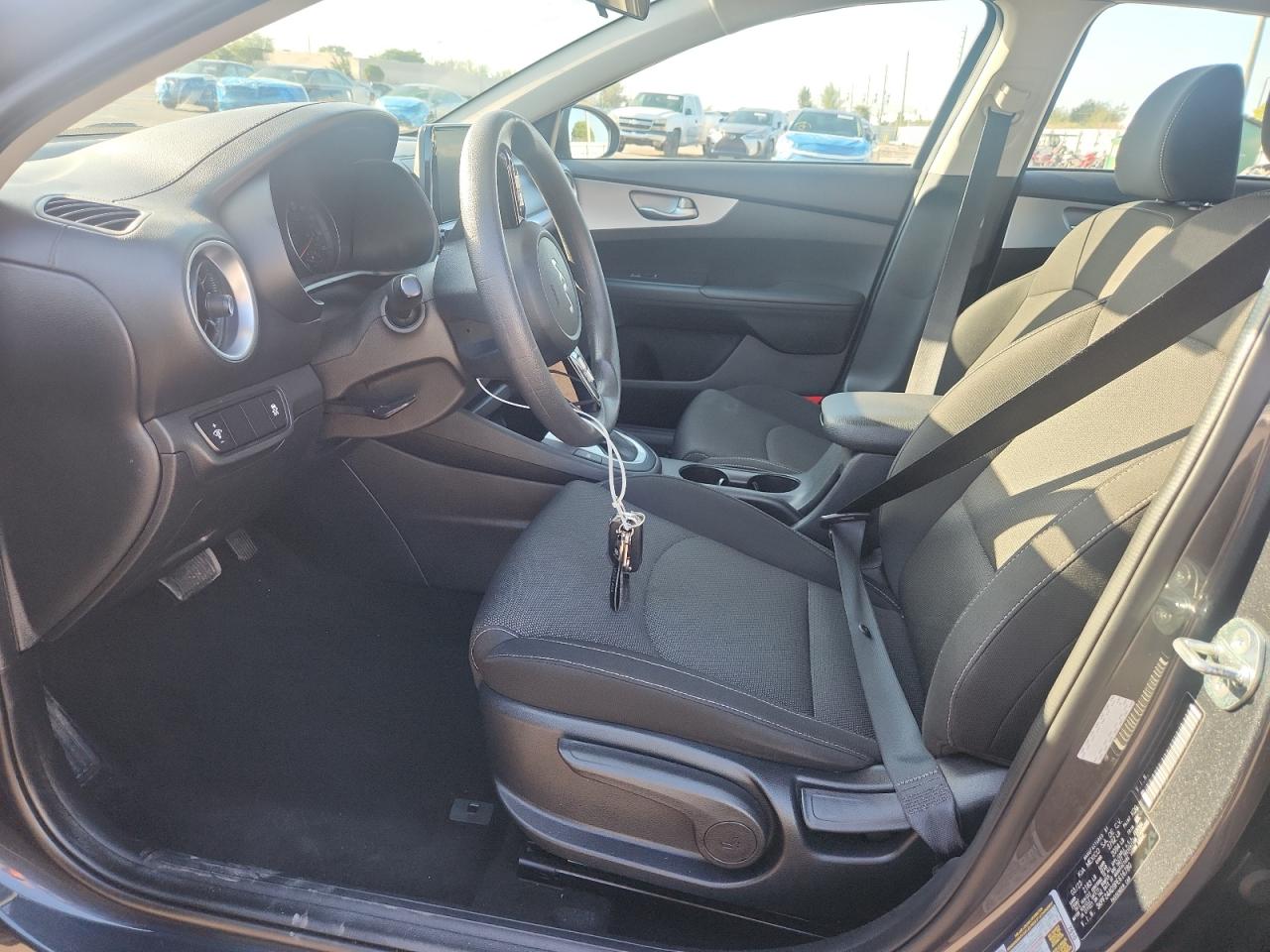 2023 Kia Forte Lx VIN: 3KPF24AD9PE616780 Lot: 84560655
