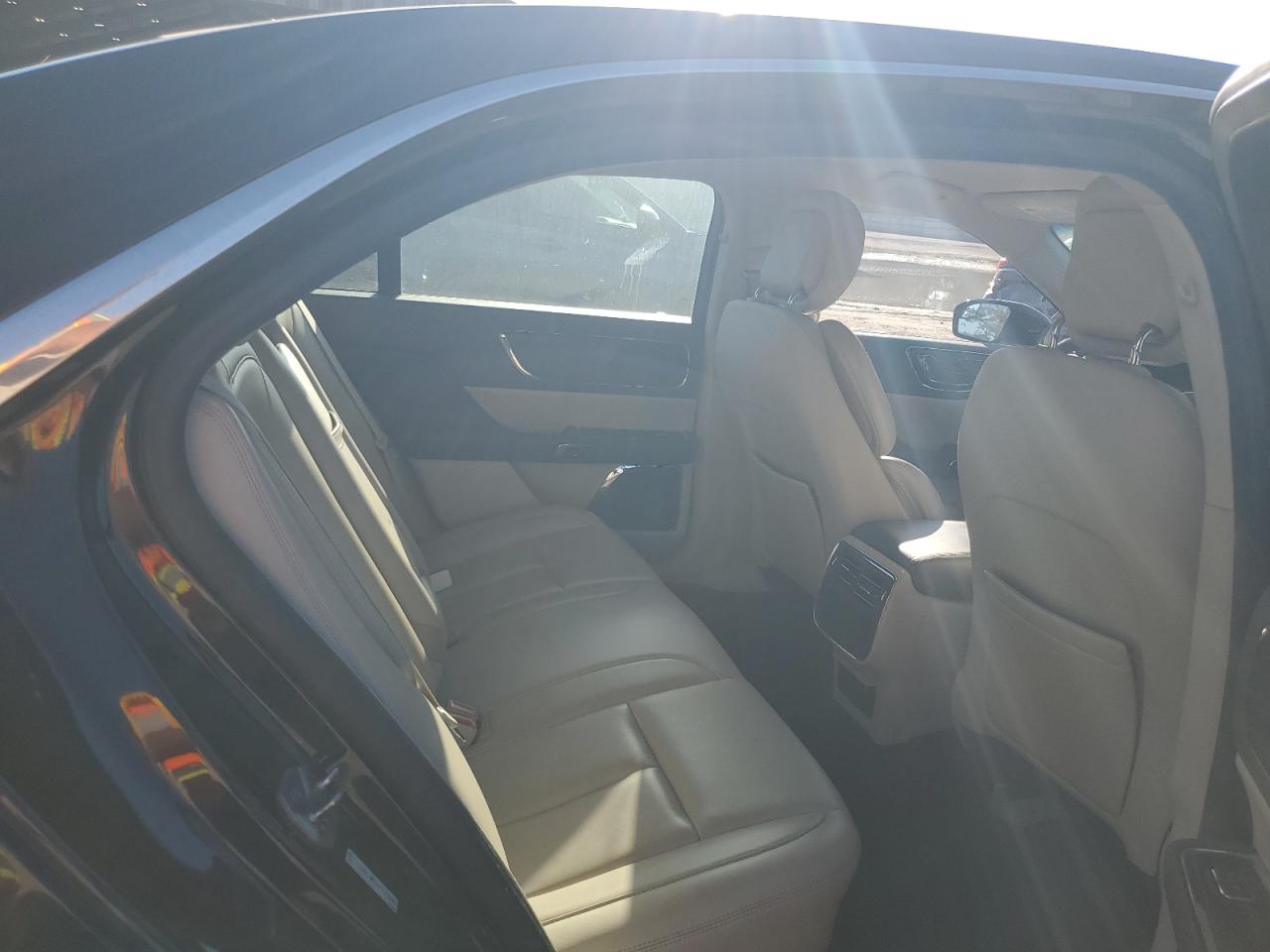 2017 Lincoln Continental Premiere VIN: 1LN6L9PK6H5637644 Lot: 82489885