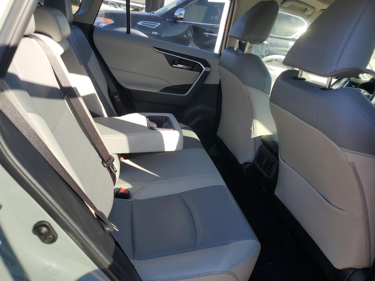 2019 Toyota Rav4 Xle Premium VIN: JTMC1RFV1KD512220 Lot: 87440985