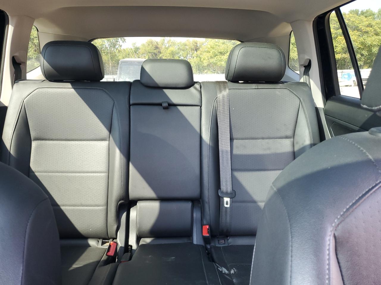 2018 Volkswagen Tiguan Se VIN: 3VV3B7AX5JM071867 Lot: 84943135