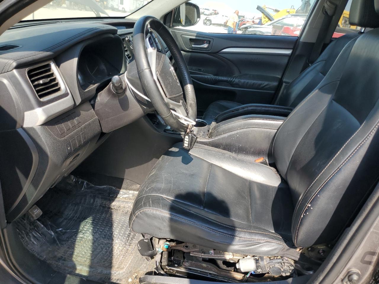 2015 Toyota Highlander Xle VIN: 5TDJKRFH1FS127328 Lot: 81989285