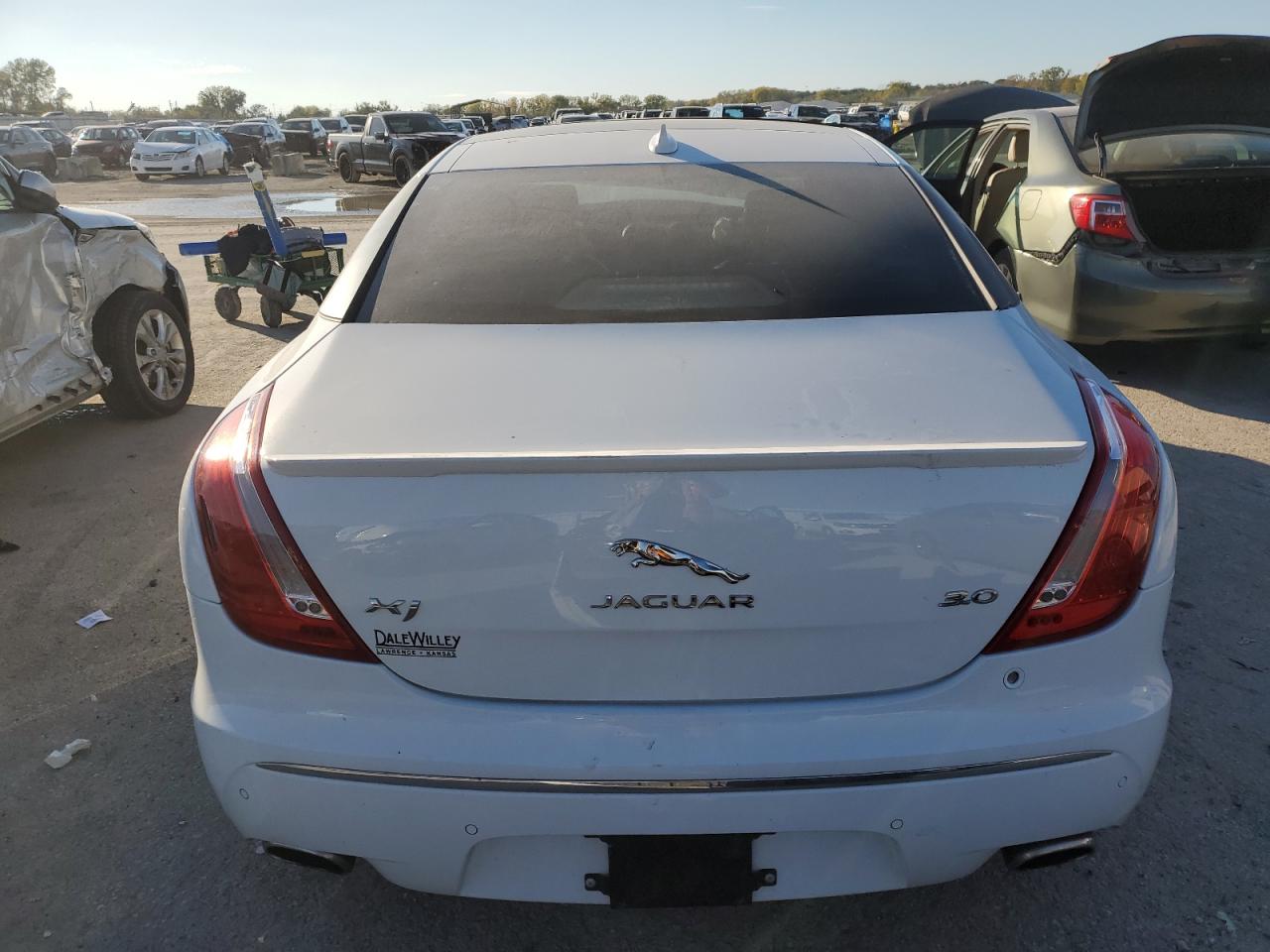 2015 Jaguar Xj VIN: SAJWA1CZ2F8V84842 Lot: 90904355