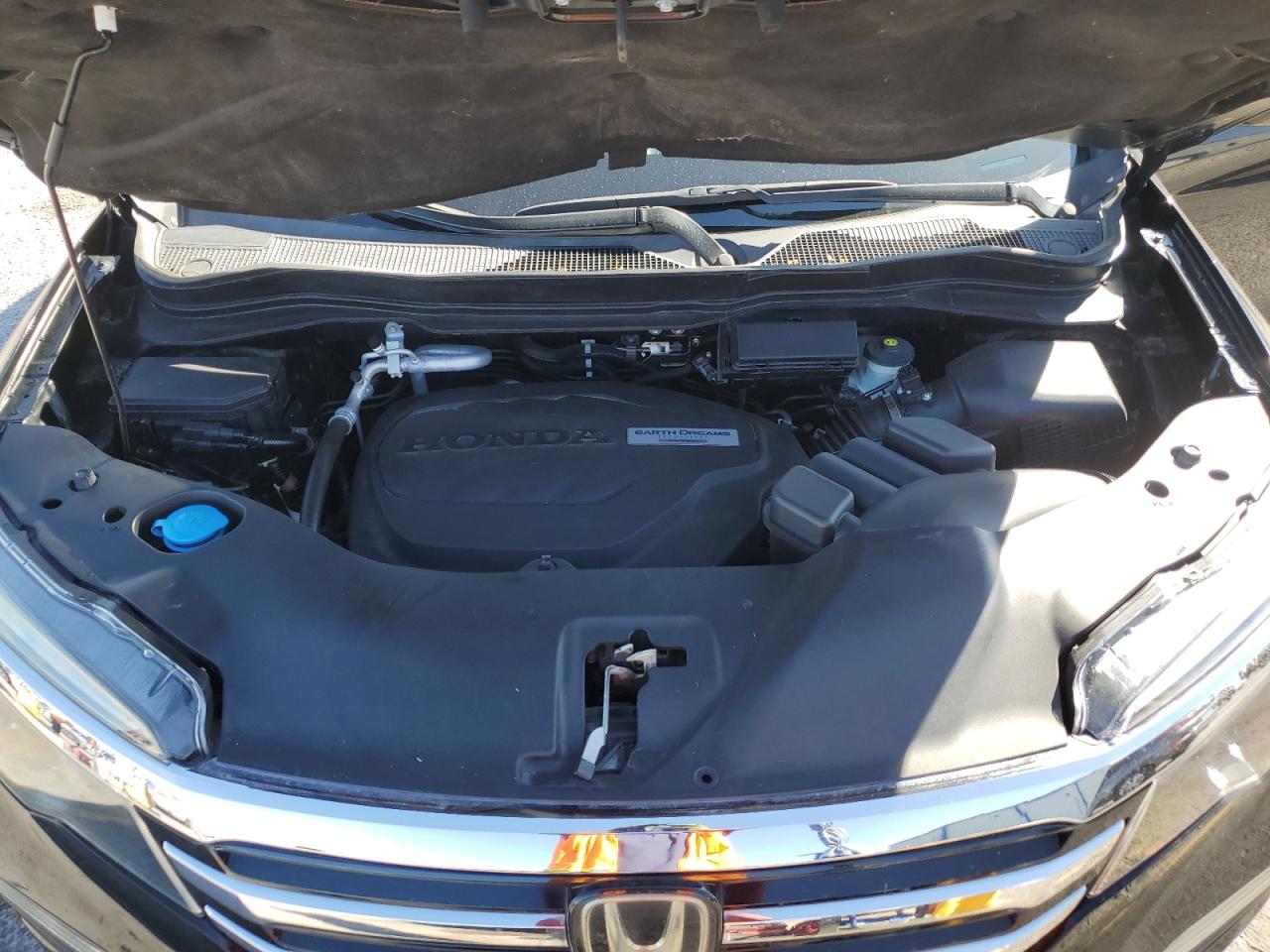 2018 Honda Pilot Touring VIN: 5FNYF5H95JB017056 Lot: 85129355