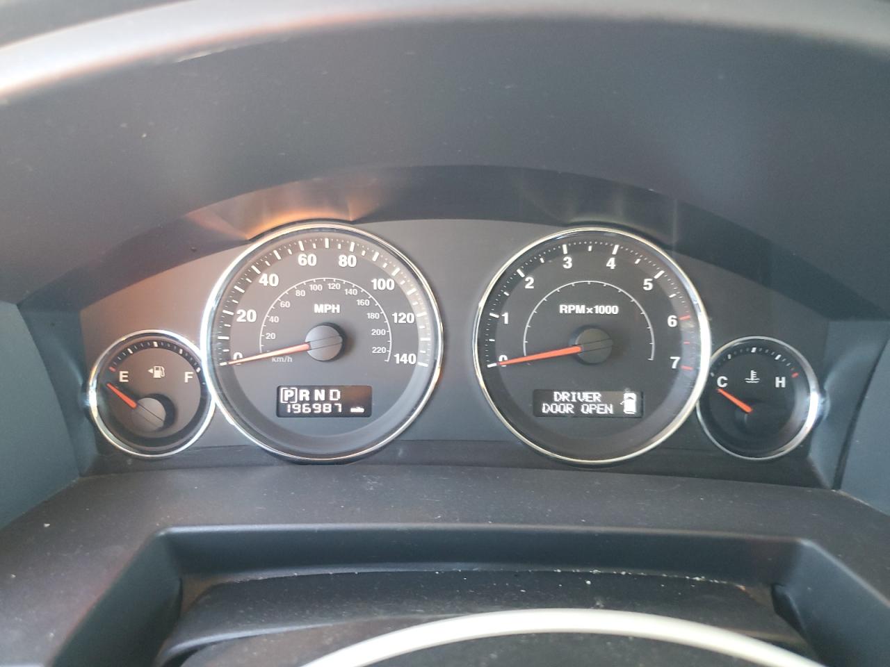 2008 Jeep Commander Sport VIN: 1J8HG48K18C205745 Lot: 89443655