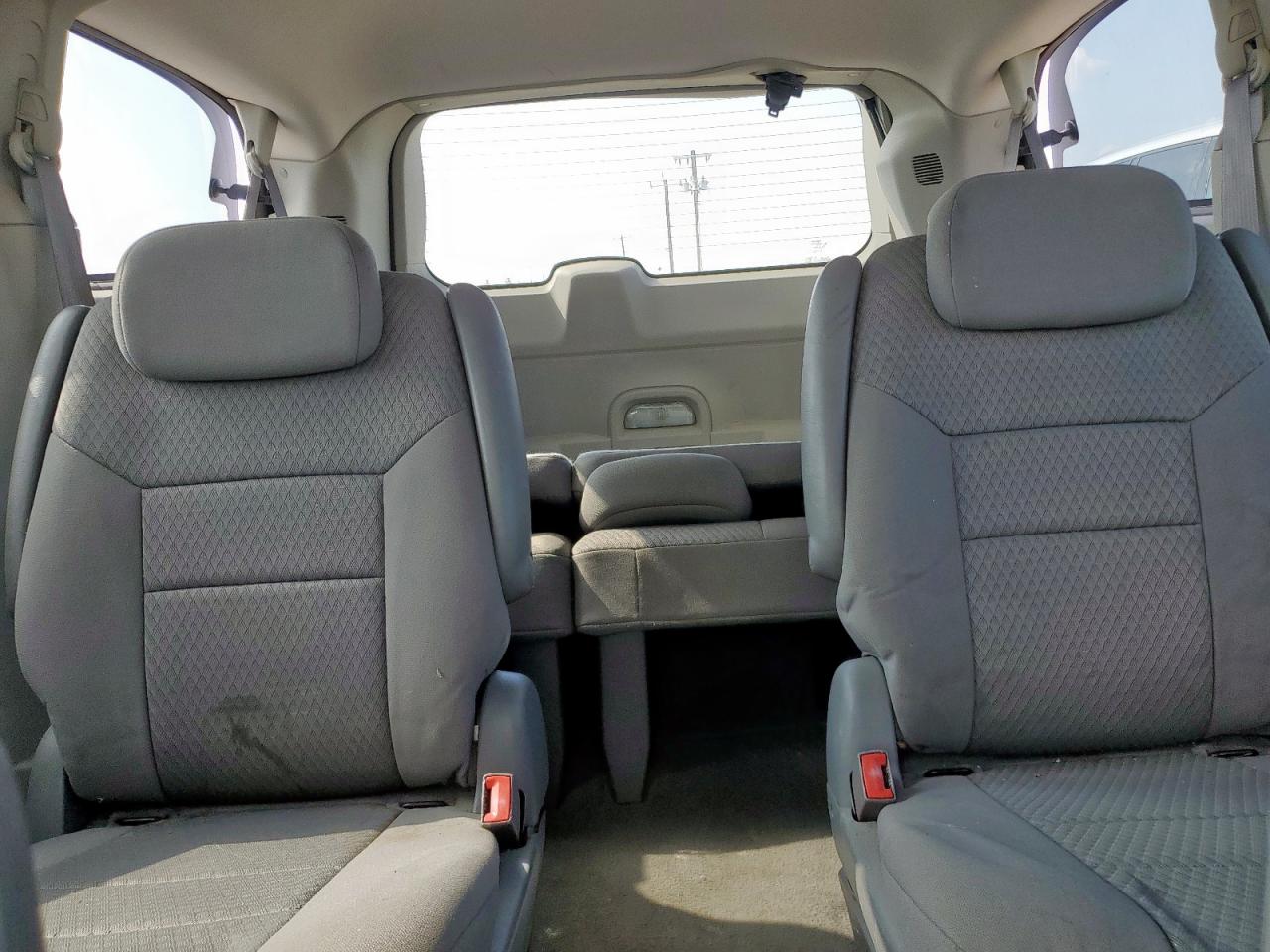 2008 Chrysler Town & Country Lx VIN: 2A8HR44H18R117984 Lot: 89521075