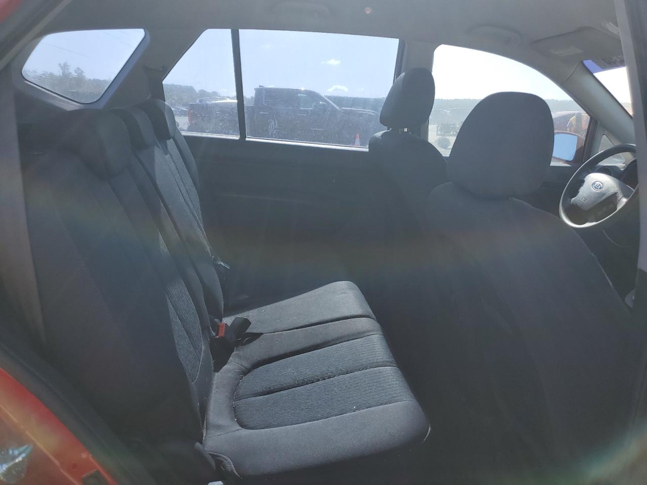 2009 Kia Rondo Base VIN: KNAFG529597262502 Lot: 81885225