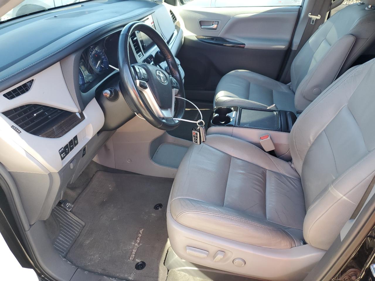 2017 Toyota Sienna Xle VIN: 5TDDZ3DC7HS161113 Lot: 85923375