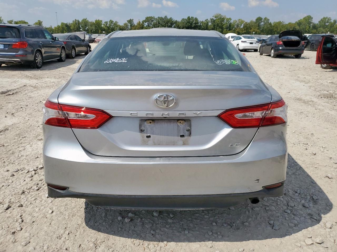 2018 Toyota Camry L VIN: 4T1B11HK5JU668481 Lot: 84797435