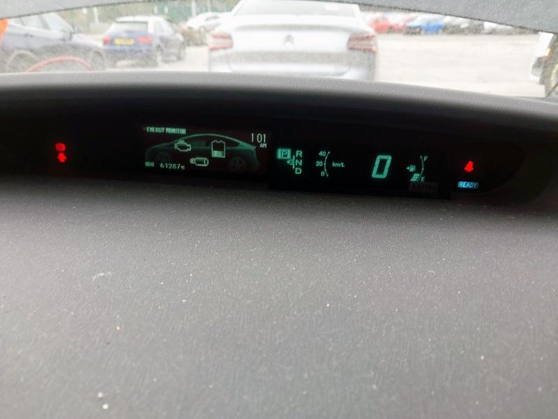 2015 TOYOTA PRIUS HYBRID 