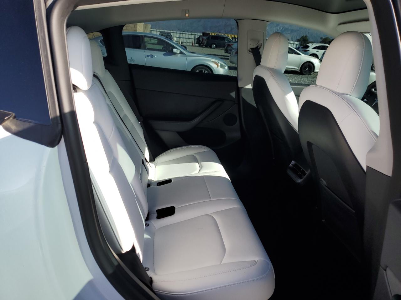 2022 Tesla Model Y VIN: 7SAYGDEE0NF542902 Lot: 84438855