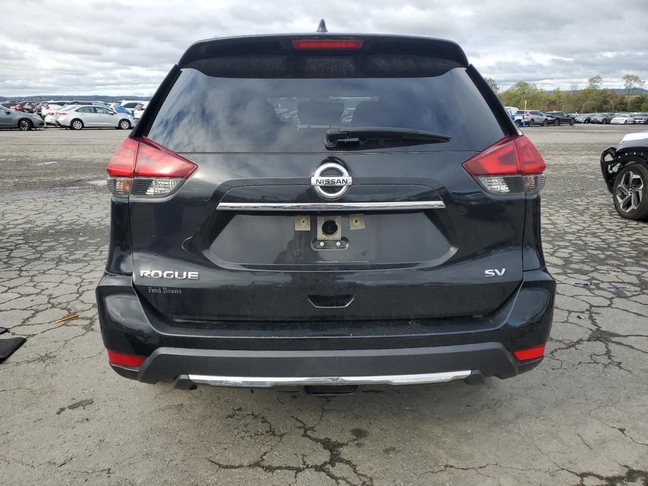 2017 Nissan Rogue S VIN: JN8AT2MT1HW134198 Lot: 82451155