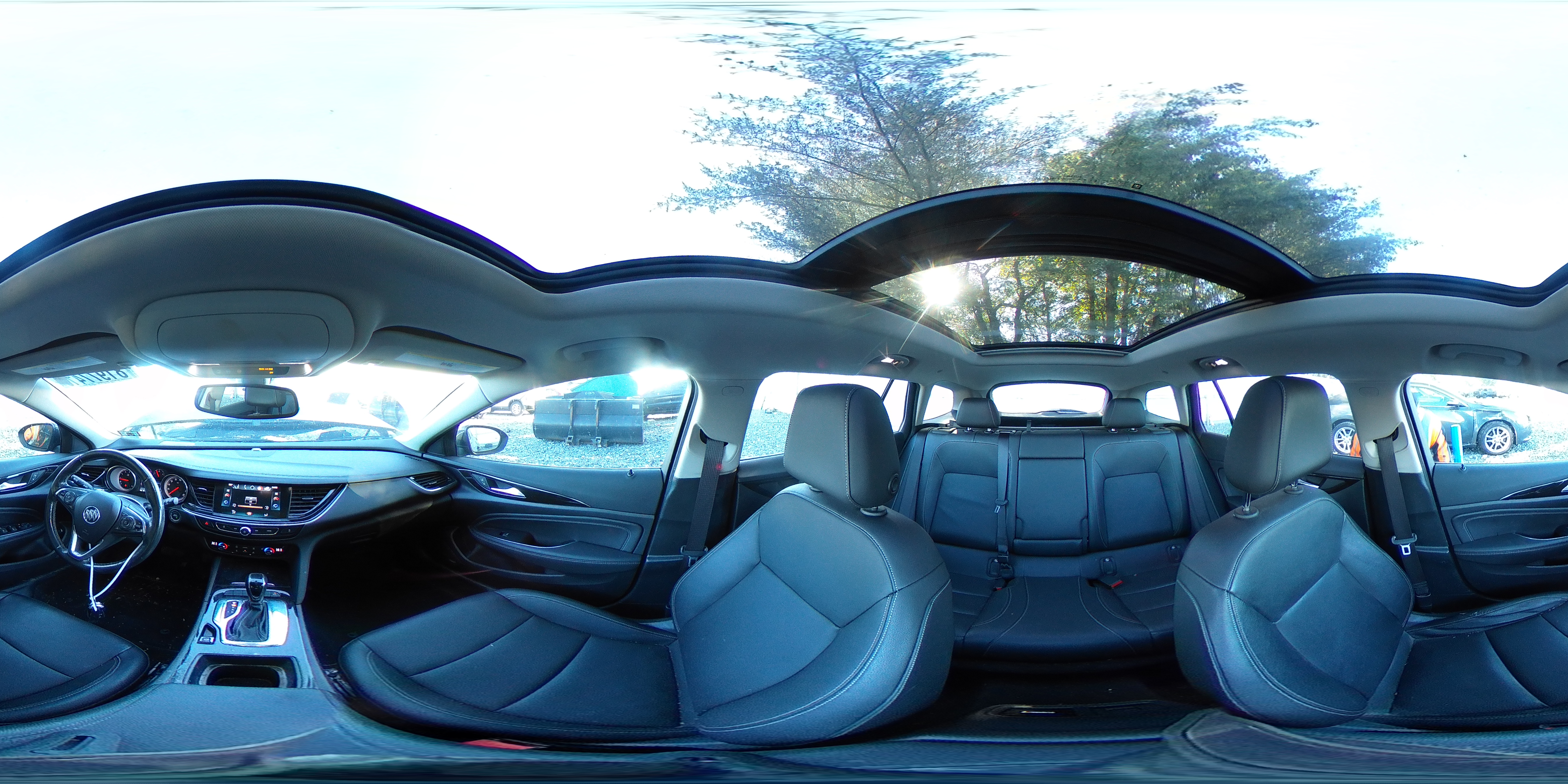 2018 Buick Regal Tourx Essence VIN: W04GV8SX7J1116259 Lot: 81977415