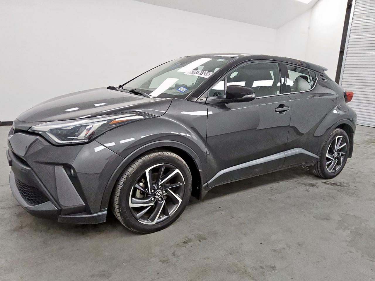 NMTKHMBX6MR135830 TOYOTA C-HR Photo 1