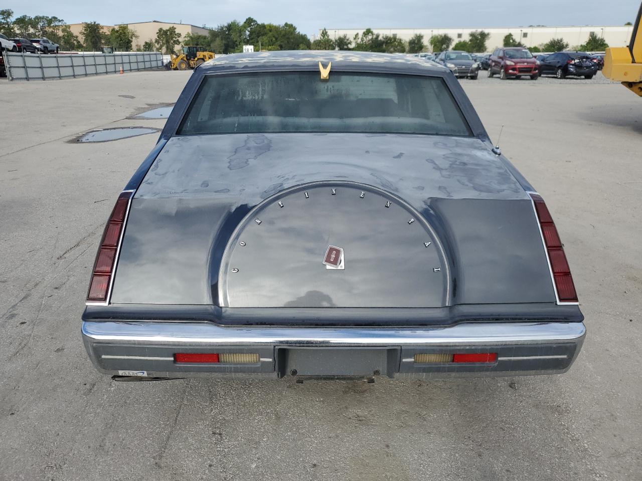 1985 Lincoln Continental VIN: 1MRBP97F4FY685923 Lot: 85125385