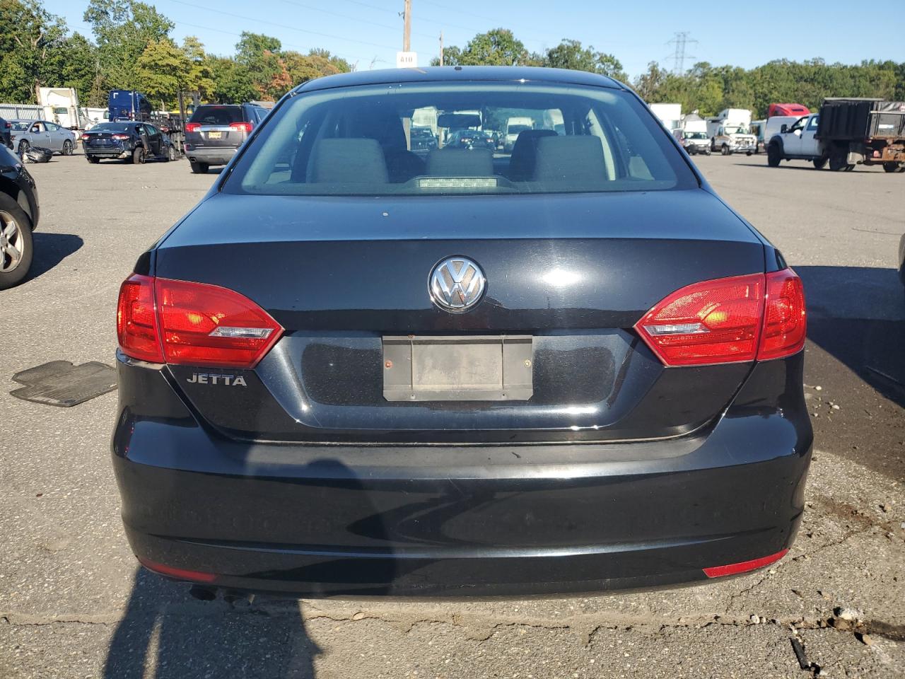 2013 Volkswagen Jetta Base VIN: 3VW2K7AJ6DM305697 Lot: 84880525