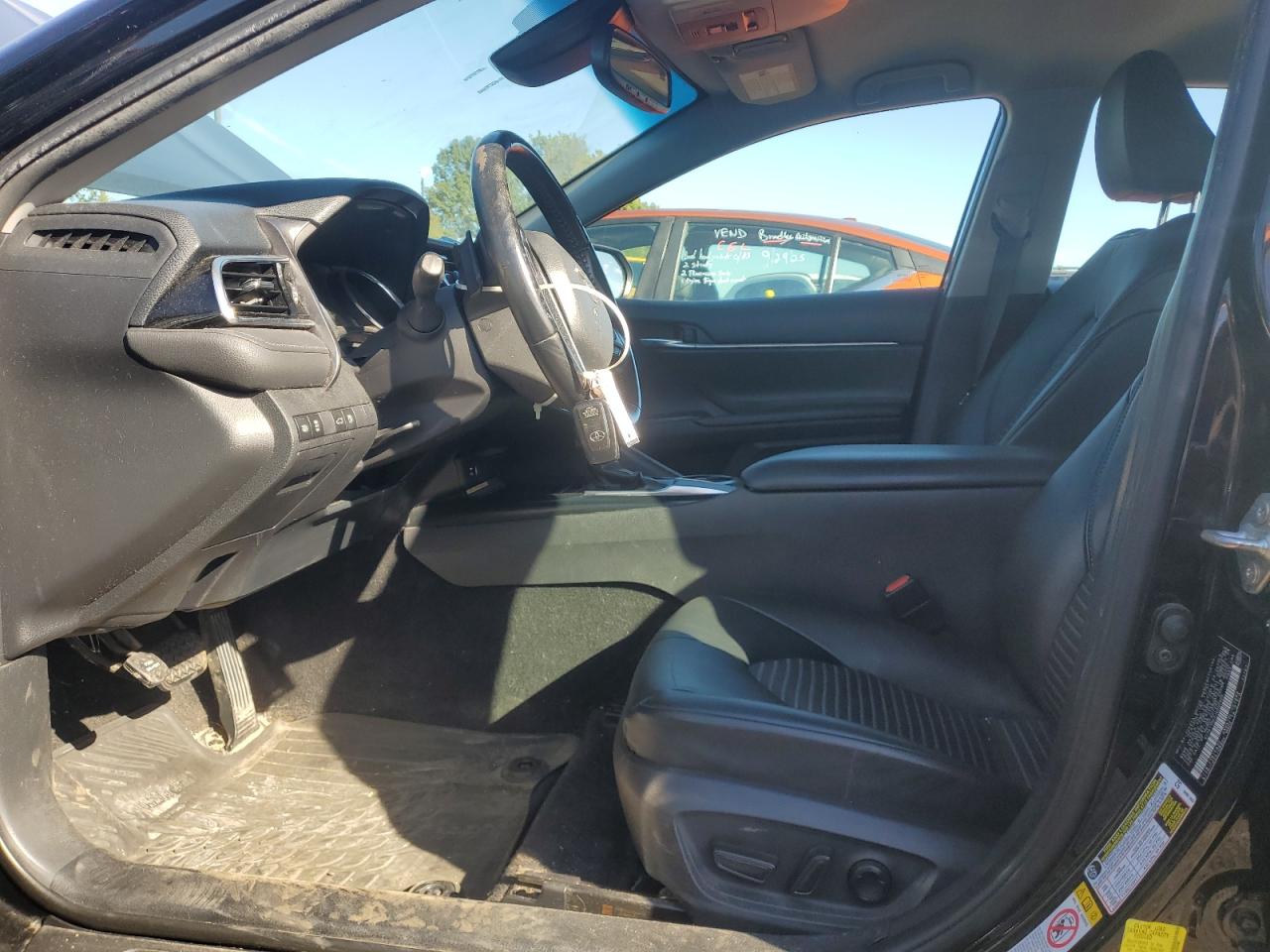 2018 Toyota Camry L VIN: 4T1B11HK2JU555605 Lot: 84904055