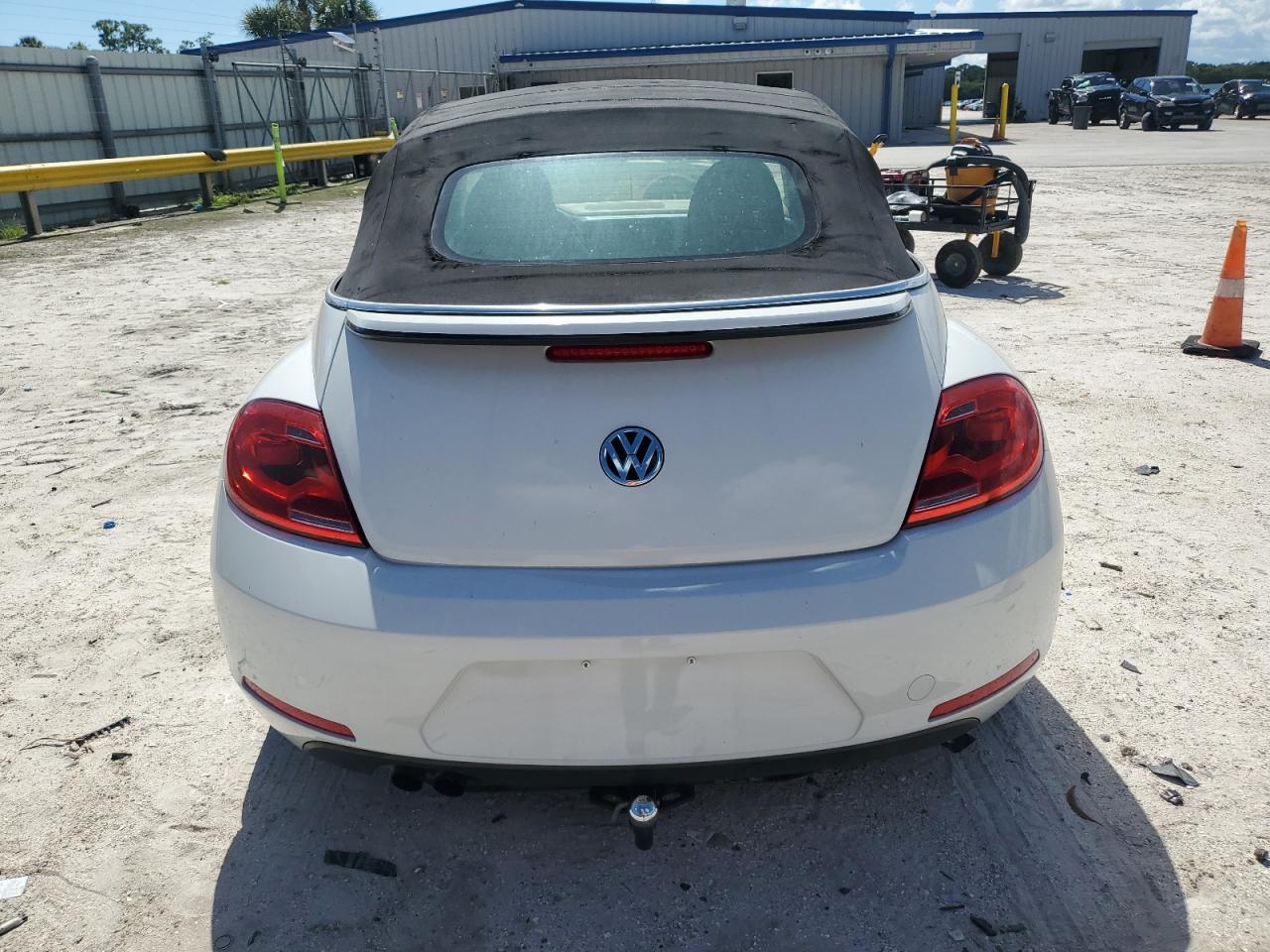 2014 Volkswagen Beetle VIN: 3VW517AT3EM823995 Lot: 86673475