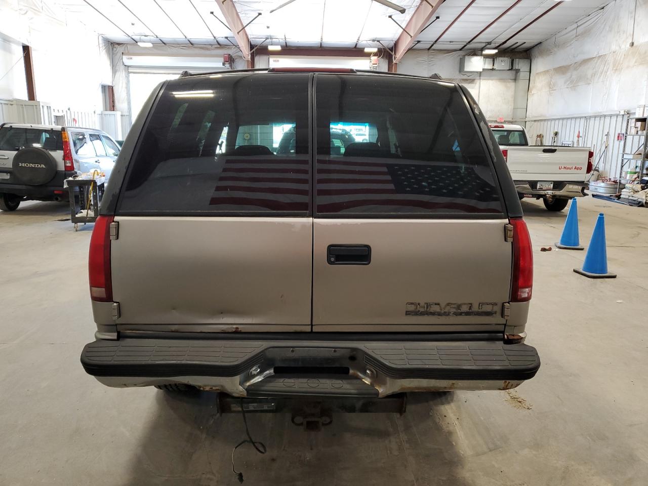 1999 Chevrolet Tahoe K1500 VIN: 1GNEK13R4XJ388281 Lot: 81971225