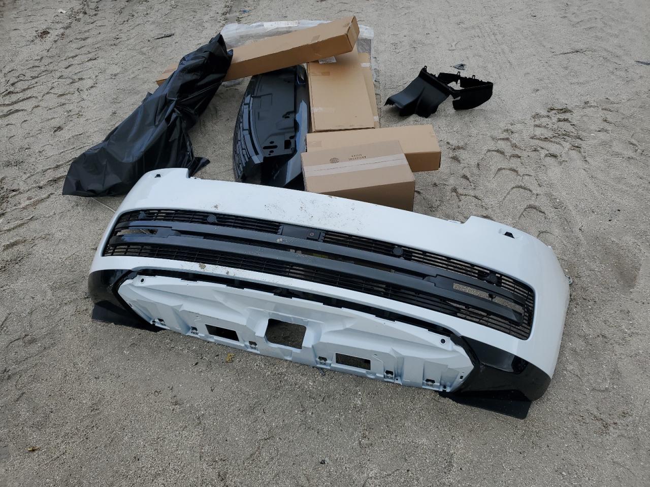 2025 Land Rover Range Rover Se VIN: SALKP9E91SA267637 Lot: 85765345