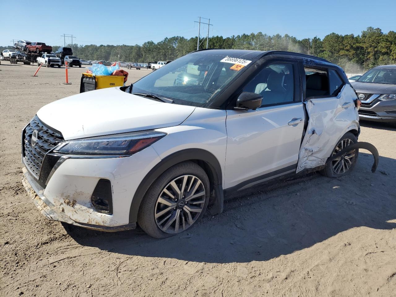 2023 Nissan Kicks Sr