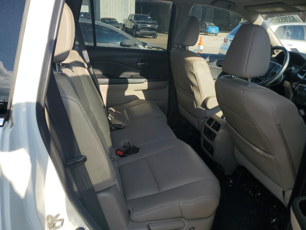 2018 Honda Pilot Touring VIN: 5FNYF5H93JB003463 Lot: 82285385