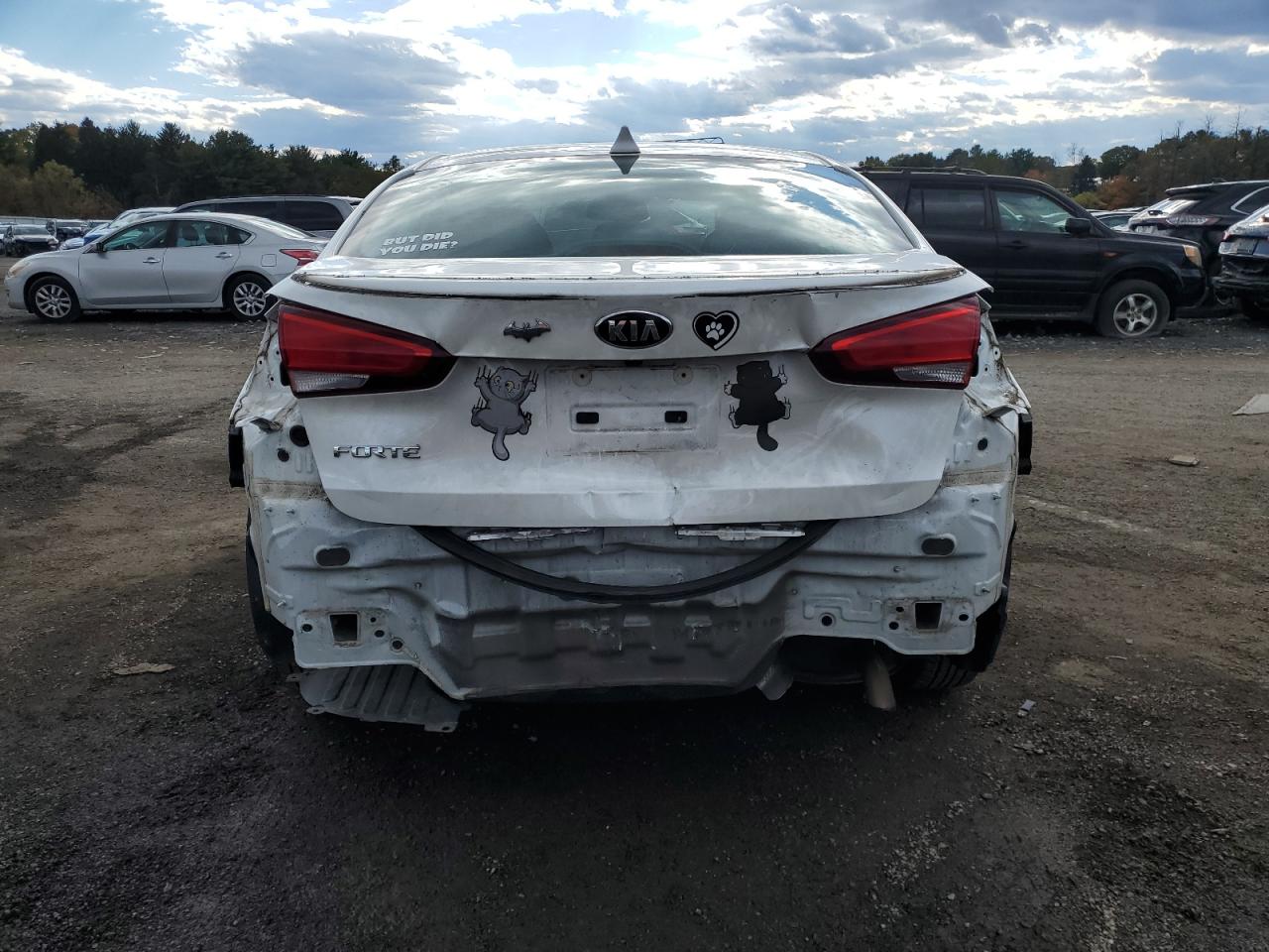 2018 Kia Forte Lx VIN: 3KPFL4A76JE235676 Lot: 89531425